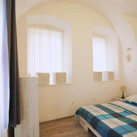 Apartman U Kostela Lägenhet Loket Exteriör bild